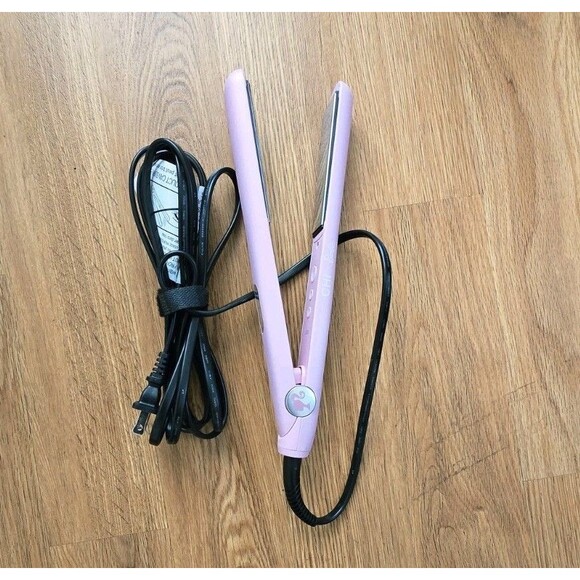 CHI x Barbie Dream Pink Digital Titatium Hairstyling Flat Iron - Picture 2 of 6